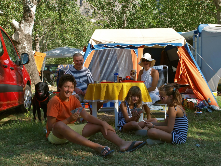 famille au camping près de Saint Gilles Croix de Vie